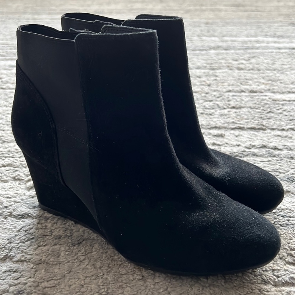 Clarks Rosepoint Belle wedge ankle booties